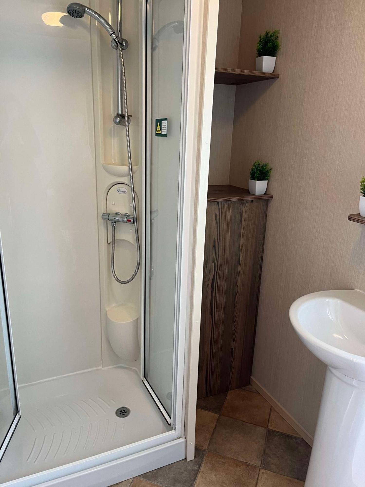 275 - Butlins Skegness, Pet Friendly And Wifi - Meadow Lakes Caravan & Lodge Hire Ingoldmells Exteriör bild